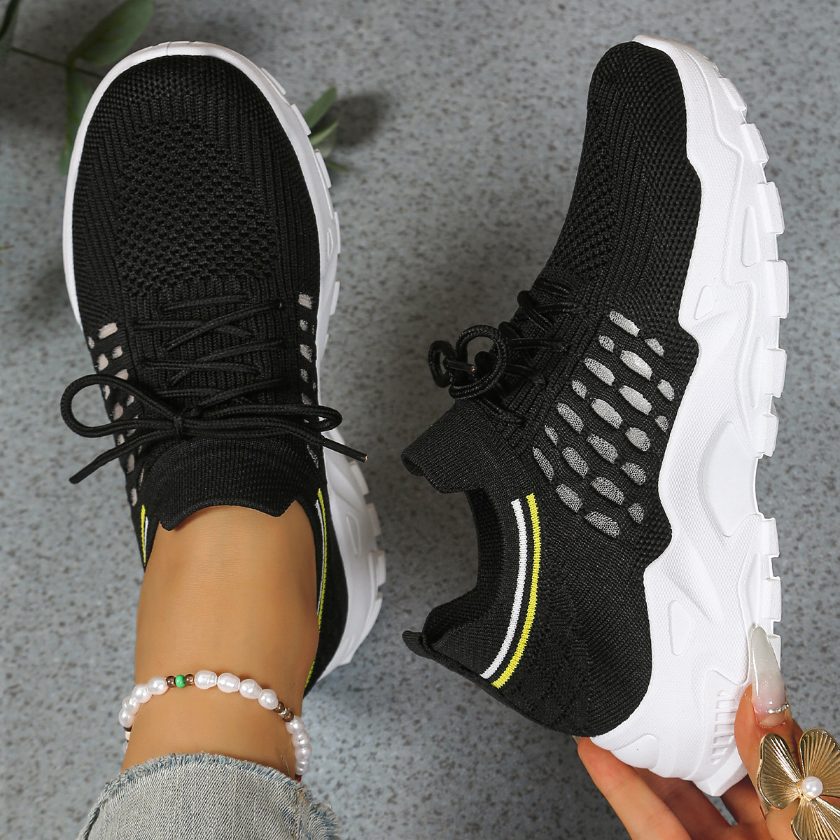 Γυναικεία Sneakers με Φαρδύ Μπροστινό και Στήριξη Καμάρας – Μαύρο